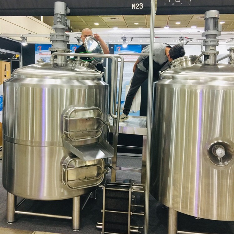 two vessels brewhouse-mash boiling tank-kettle tun-lauter tun.jpg